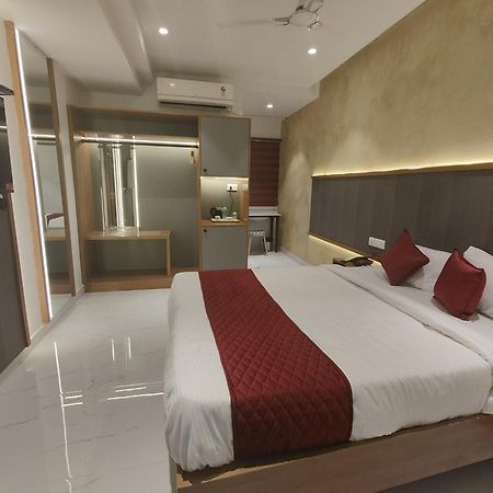 Hotel La Premier Хайдарабад Экстерьер фото