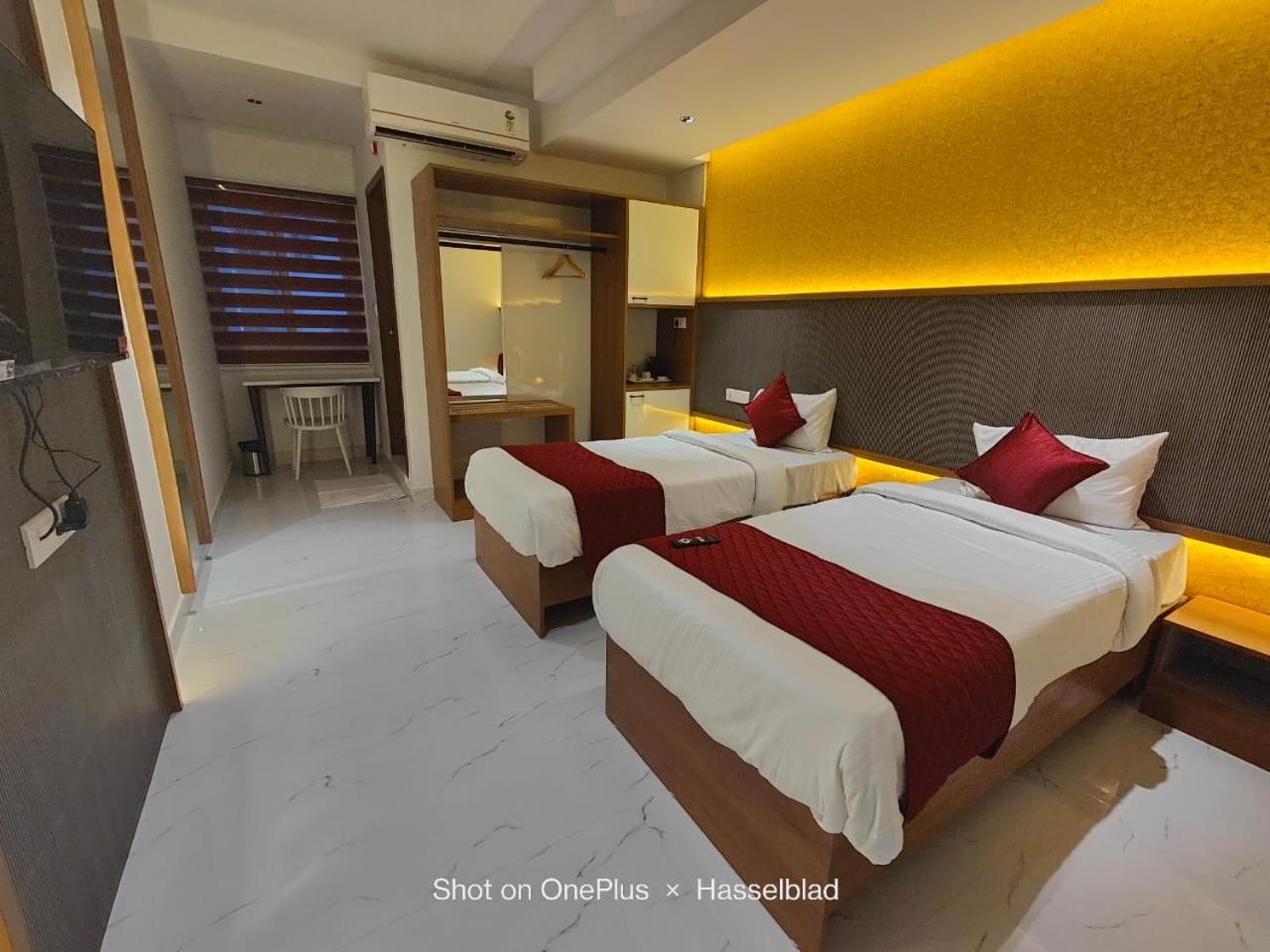 Hotel La Premier Хайдарабад Экстерьер фото