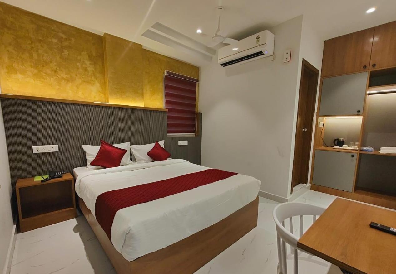 Hotel La Premier Хайдарабад Экстерьер фото